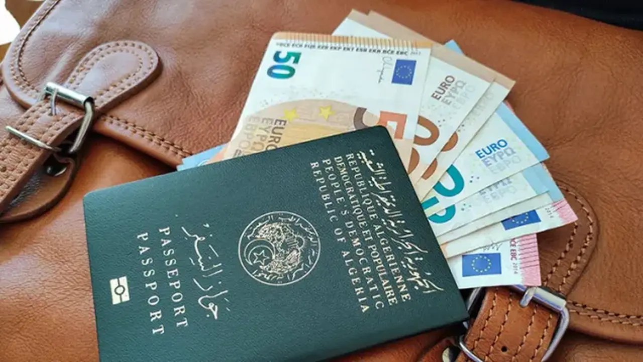 منحة 750 أورو تغري الجزائريين للسفر إلى الخارج